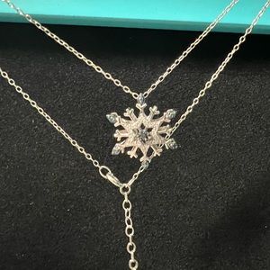 Disney Elsa’s snowflake pendant